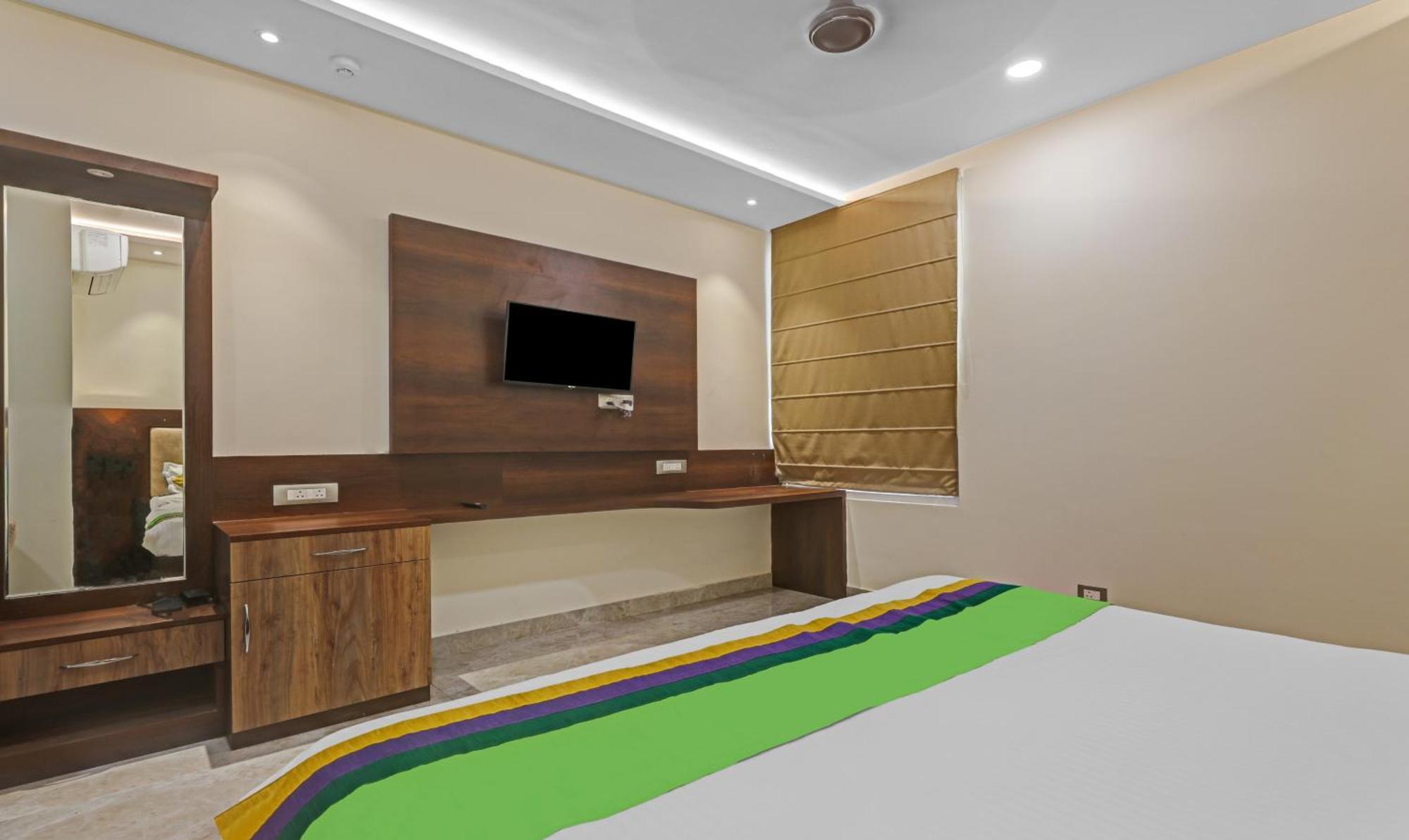Hotel The Golden Bird Agra  Bagian luar foto
