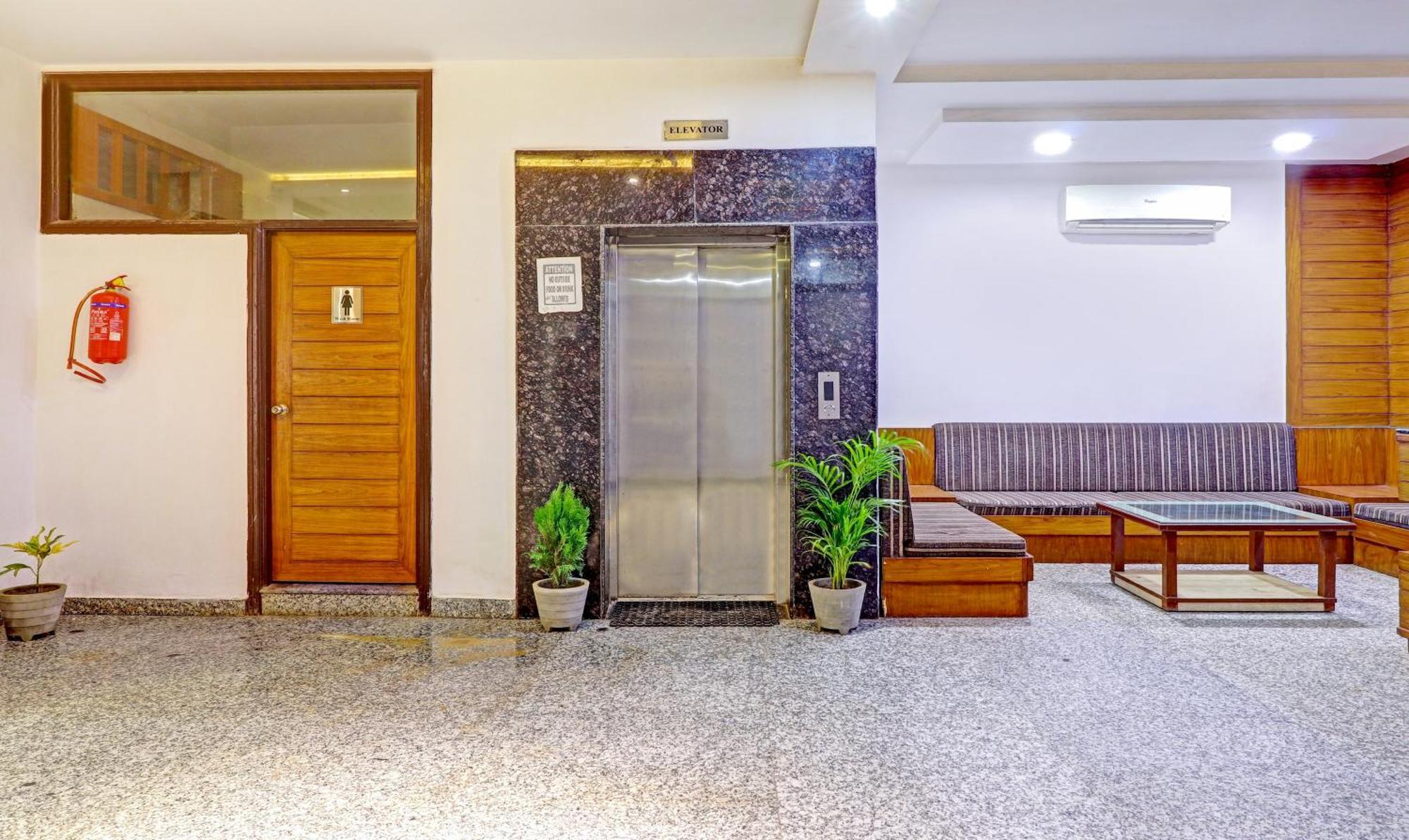 Hotel The Golden Bird Agra  Bagian luar foto