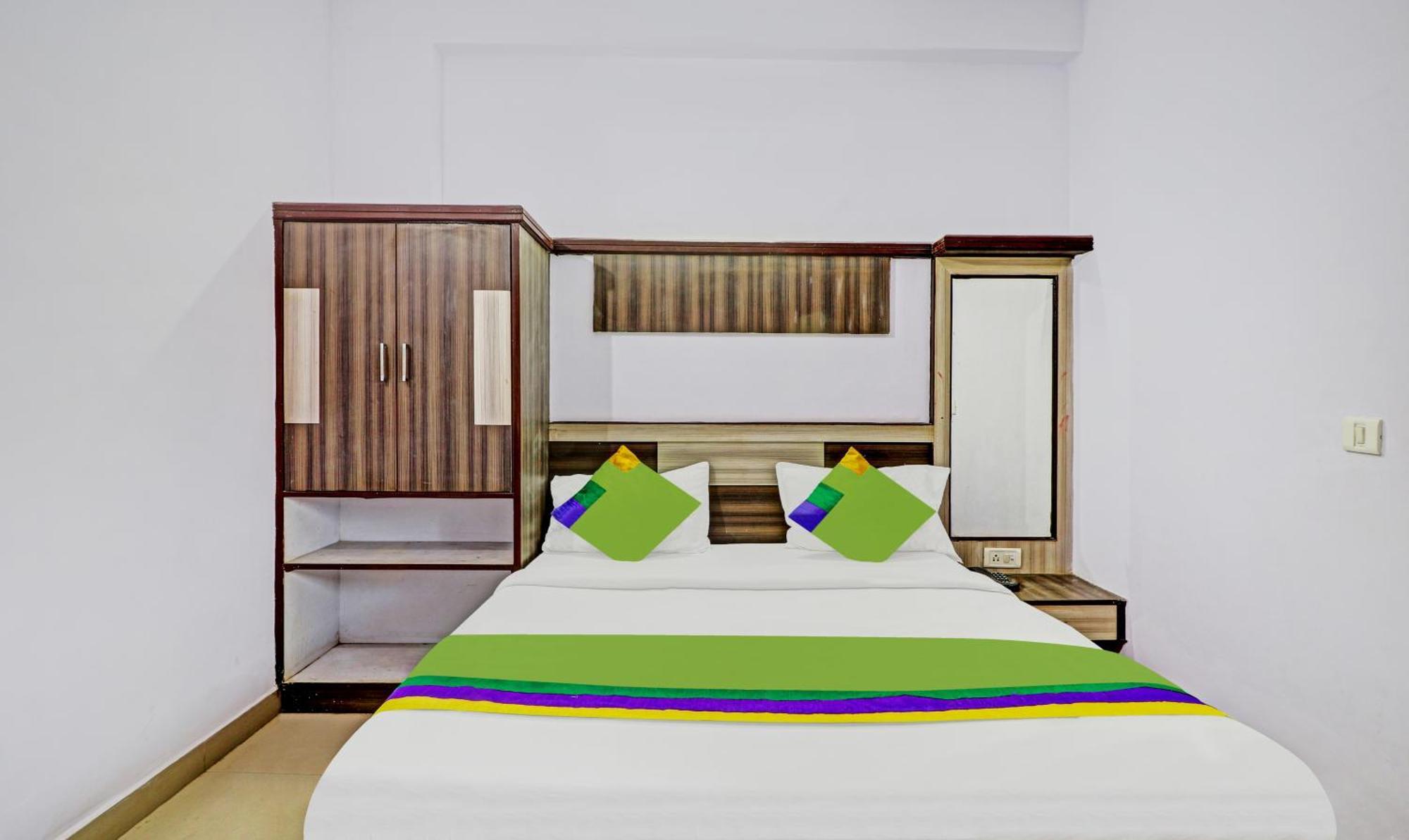 Hotel The Golden Bird Agra  Bagian luar foto