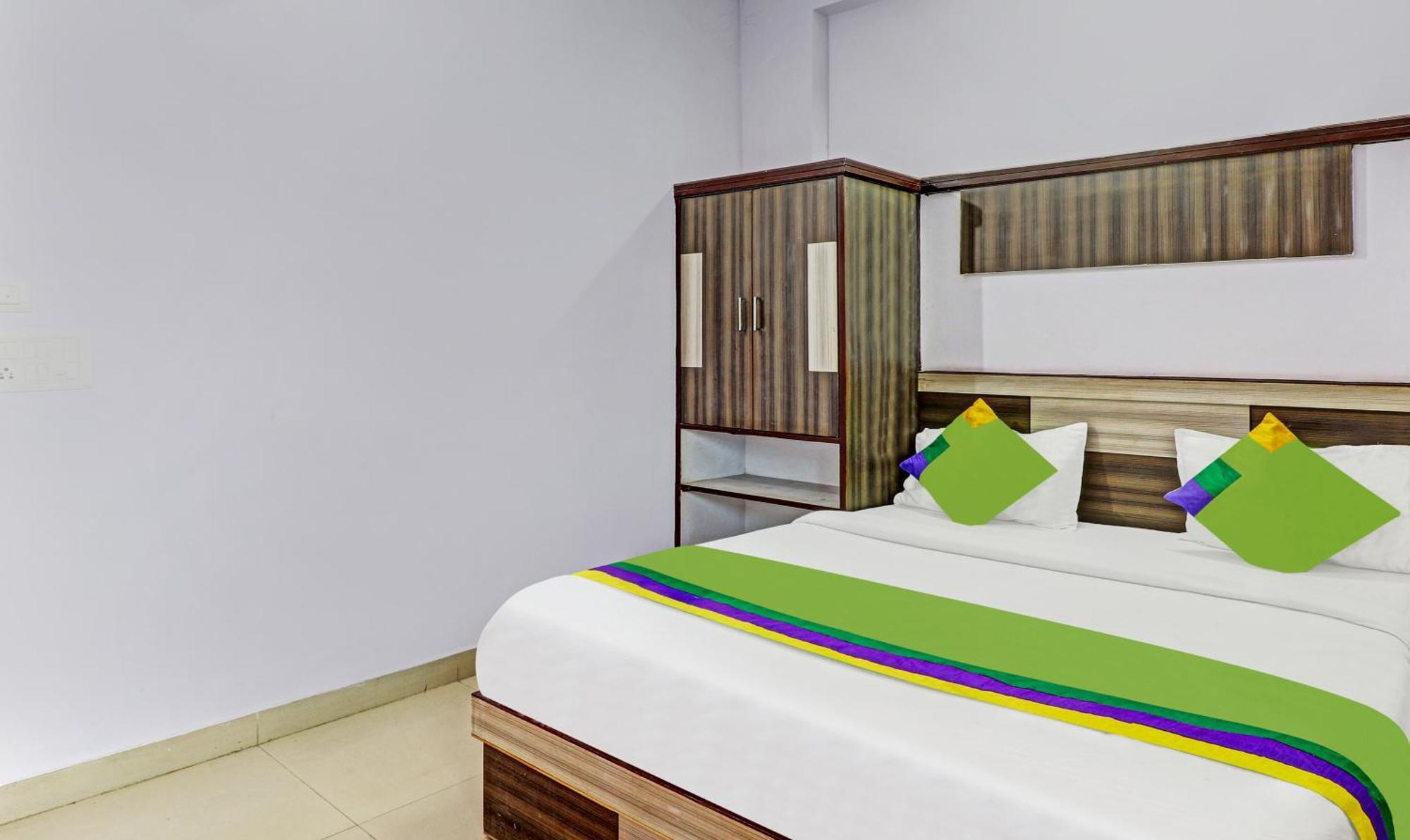 Hotel The Golden Bird Agra  Bagian luar foto