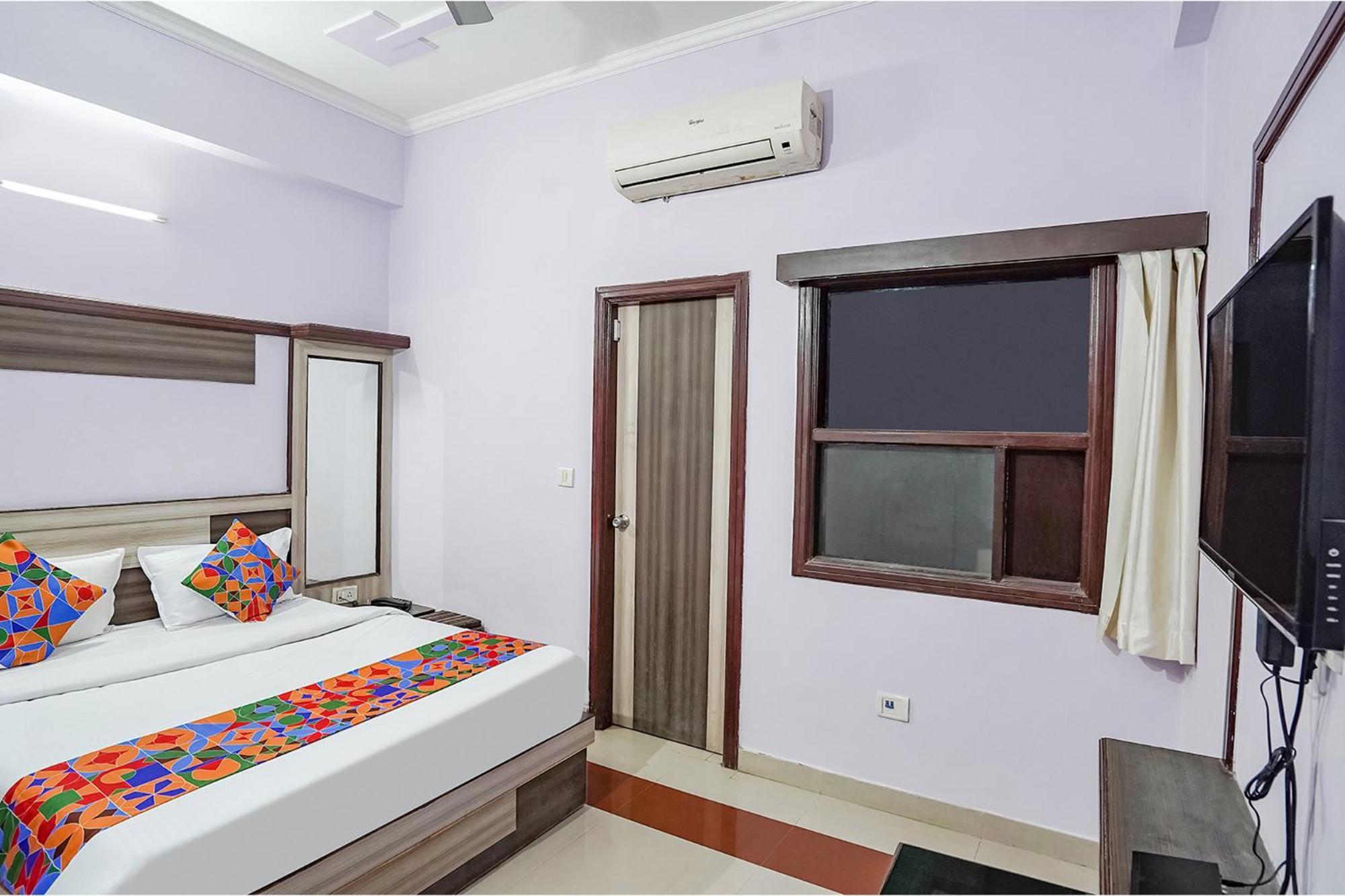 Hotel The Golden Bird Agra  Bagian luar foto