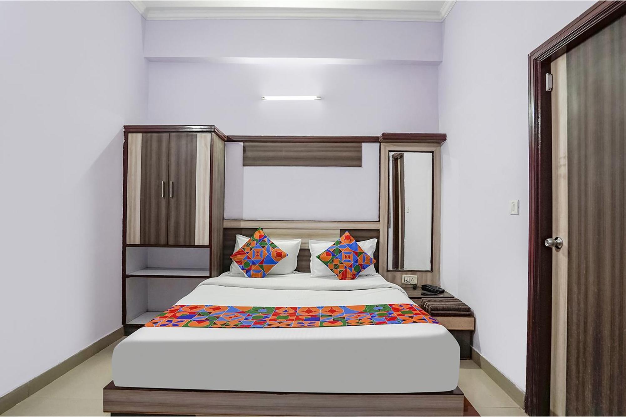 Hotel The Golden Bird Agra  Bagian luar foto