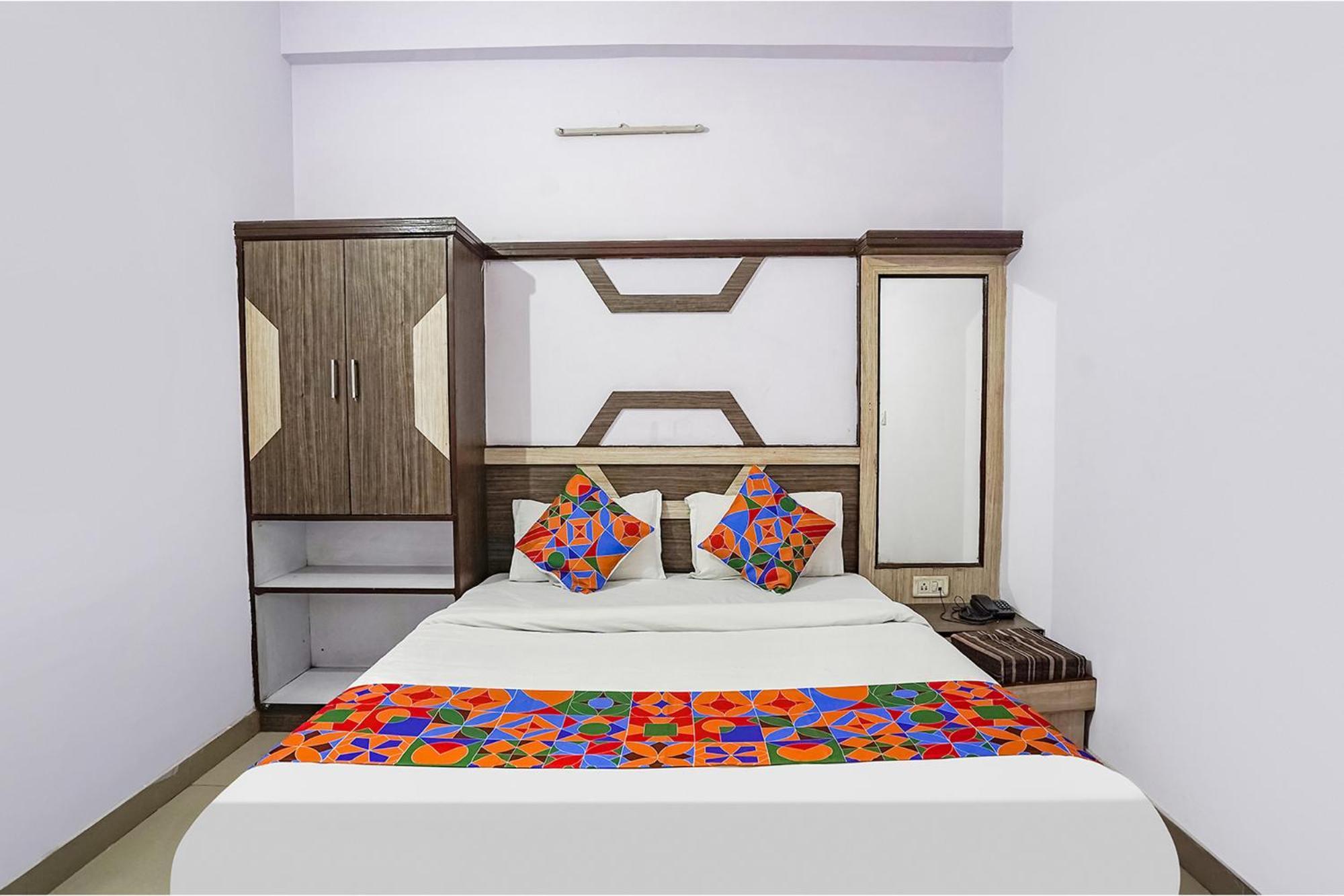 Hotel The Golden Bird Agra  Bagian luar foto
