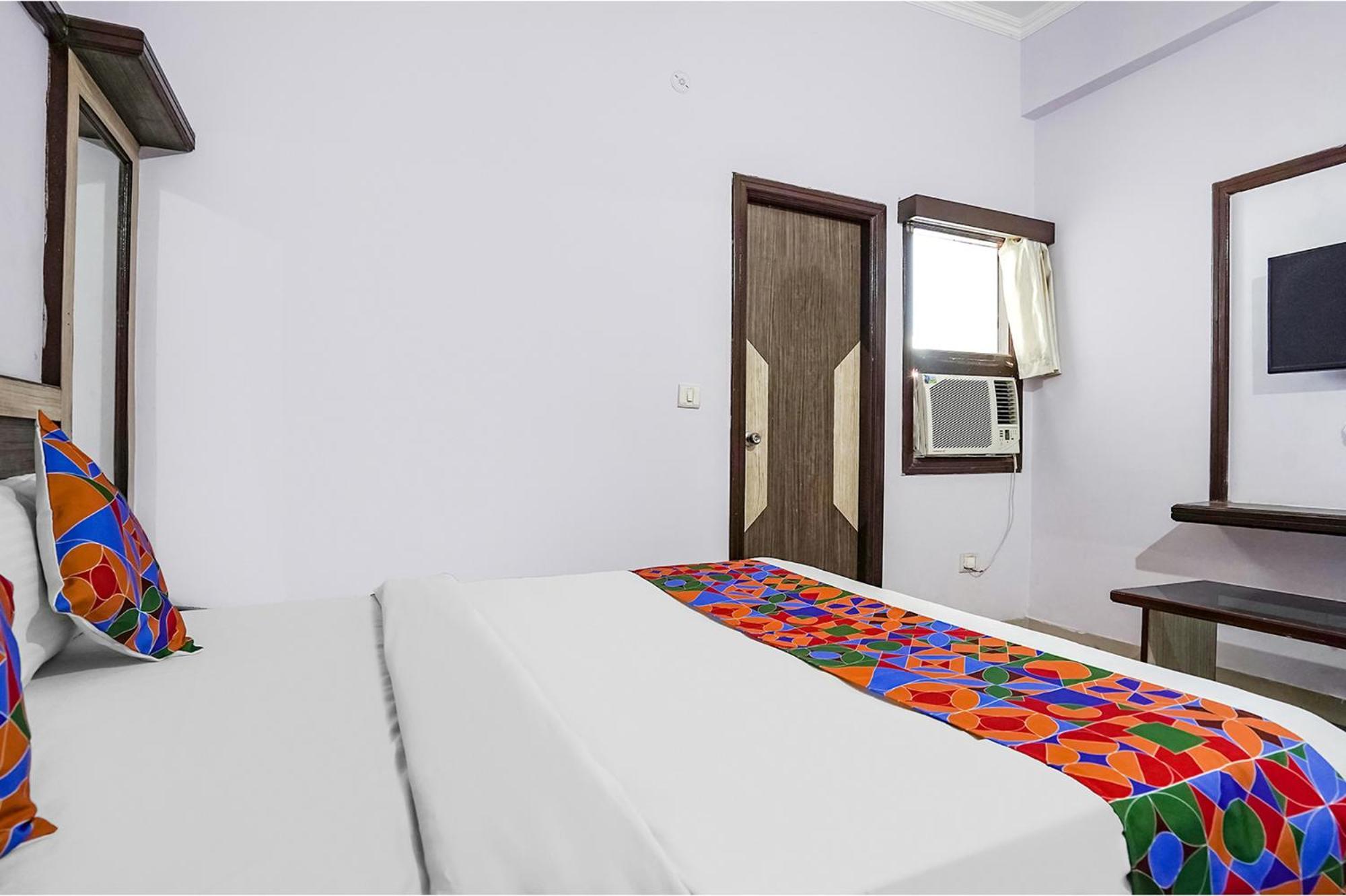 Hotel The Golden Bird Agra  Bagian luar foto