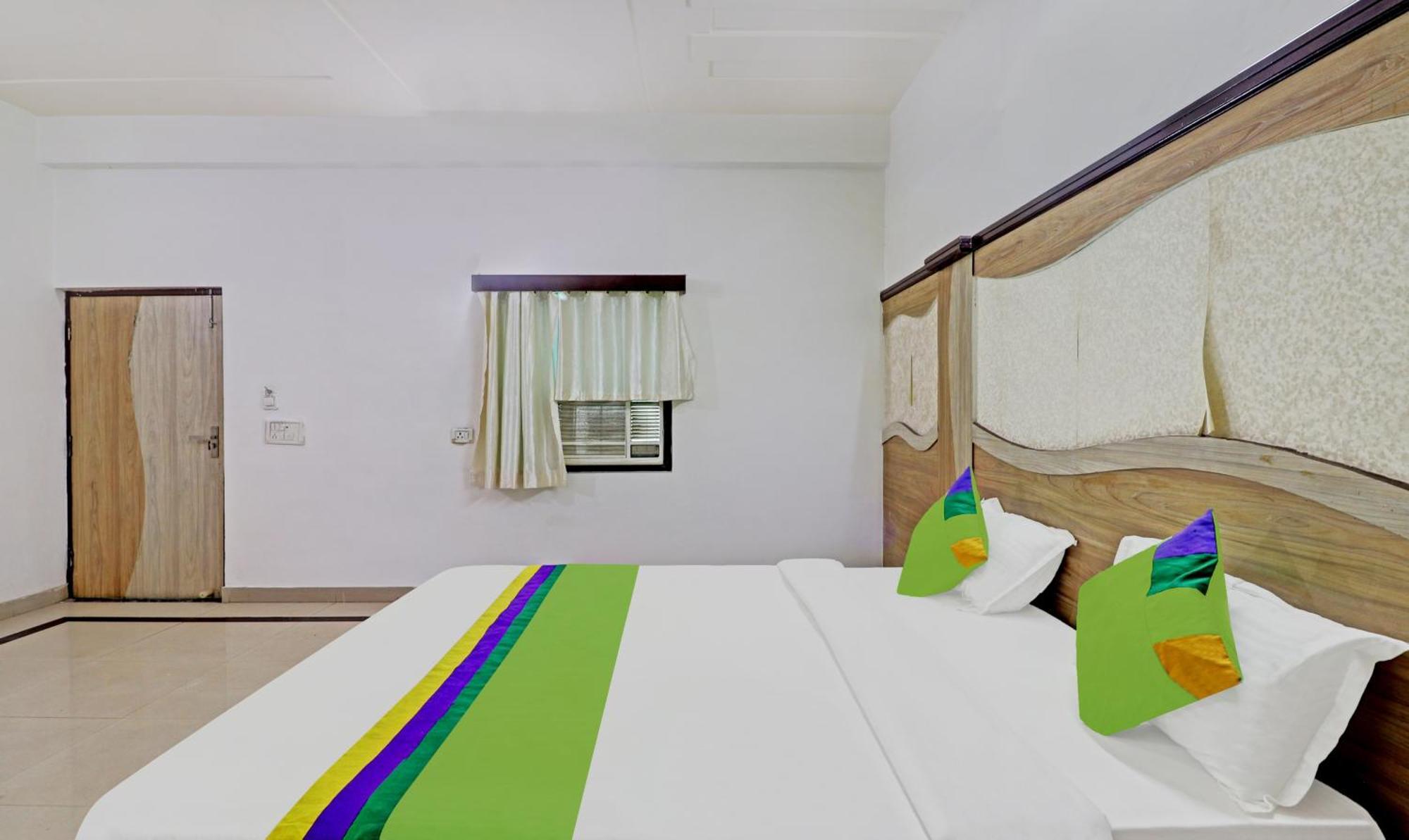 Hotel The Golden Bird Agra  Bagian luar foto